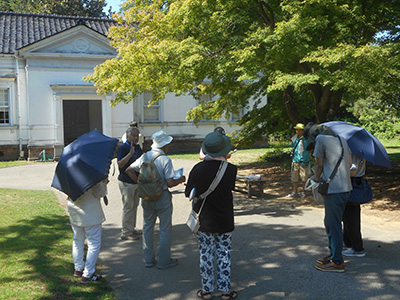 平和ガイドの様子